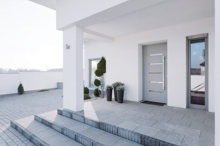 drzwi PVC czy aluminiowe